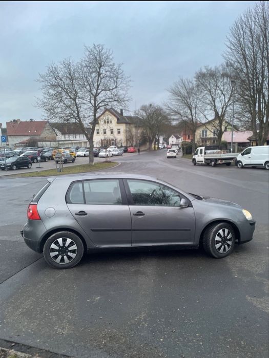 Volkswagen golf V 1.6 mpi