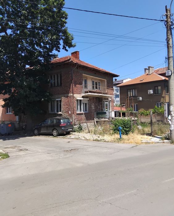 Продава се Къща в Дупница - 240 кв.м за 423 €/кв.м - Снимка #2