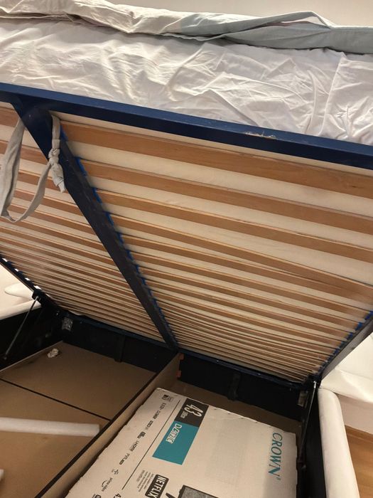 Легло и огледало