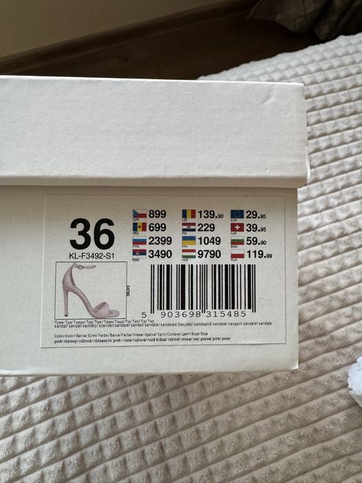 Официални обувки с ток