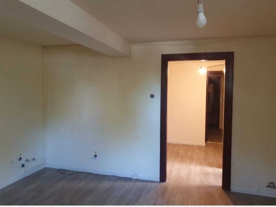 Spațiu central 80mp