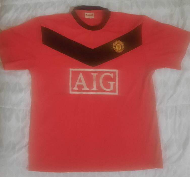 Продавам фланелка на Manchester