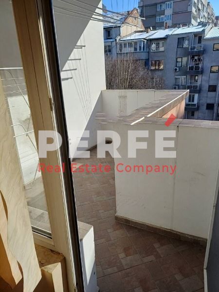 Продава се Тристаен апартамент в Бургас, Възраждане - 72 кв.м за 2175 €/кв.м - Снимка #10