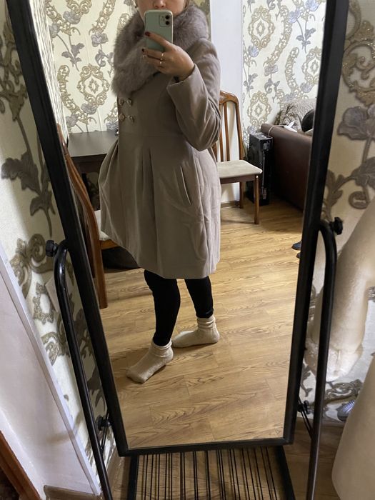 Продам пальто 5 тыс. воротник песец