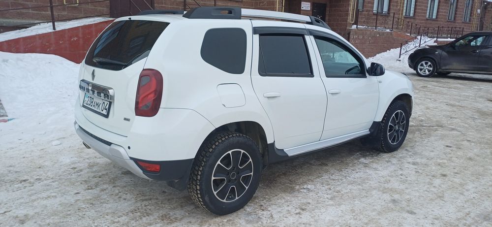 Renault Duster 2.0 4wd AKPP