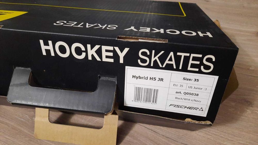 Коньки хоккейные