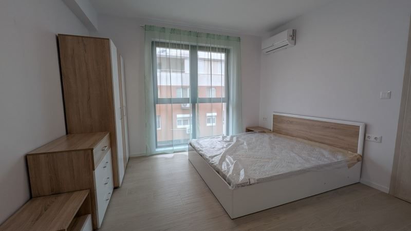 Дава се под наем Тристаен апартамент в София, Витоша - 94 кв.м за 1196.97 € - Снимка #3