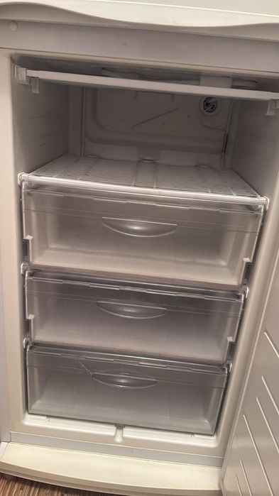 Продам холодильник Атлант