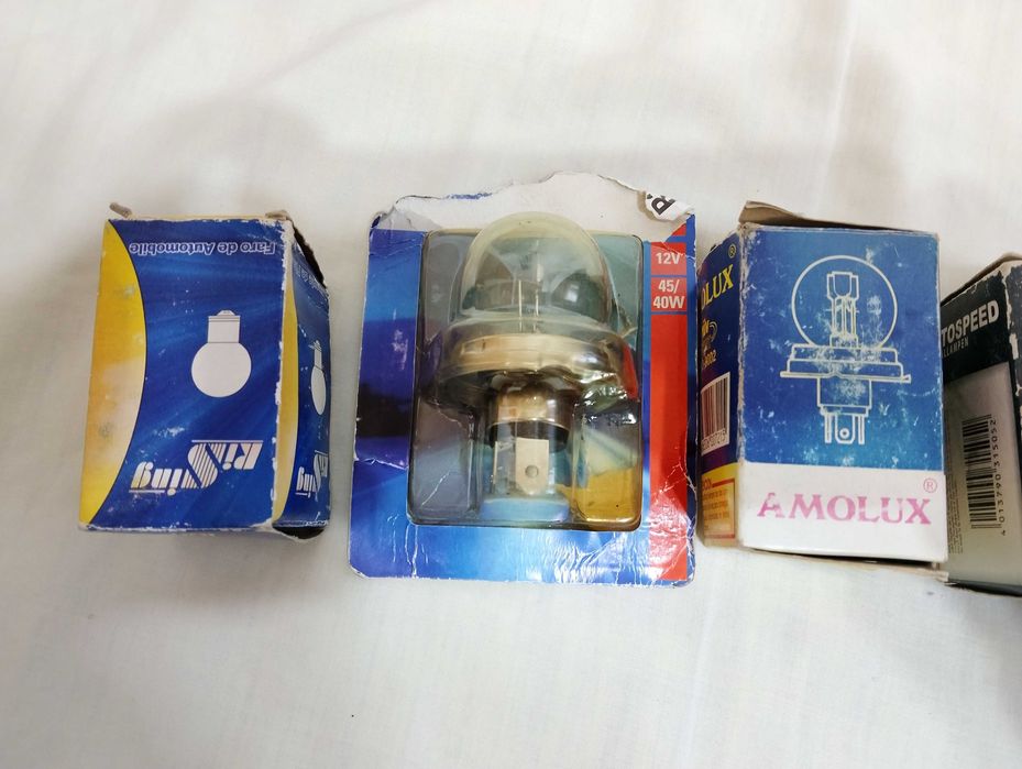 Lot becuri auto R2 P45T Dacia 1300 , tractoare U650