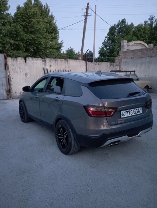 Лада Веста Кросс