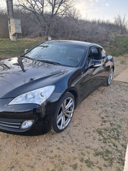 Vând Hyundai  Genesis