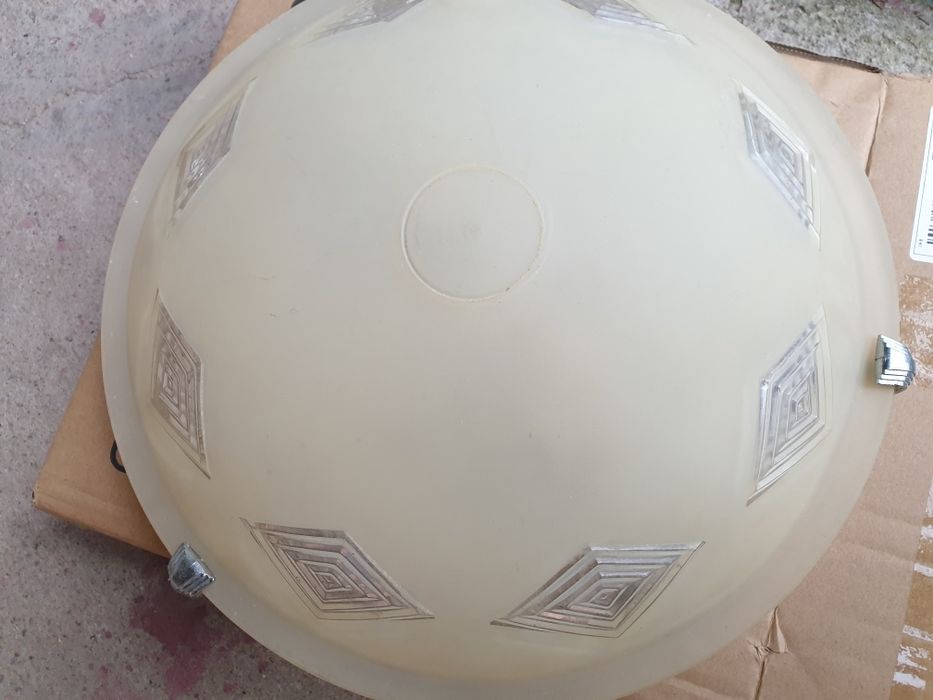 Aplică crem interior