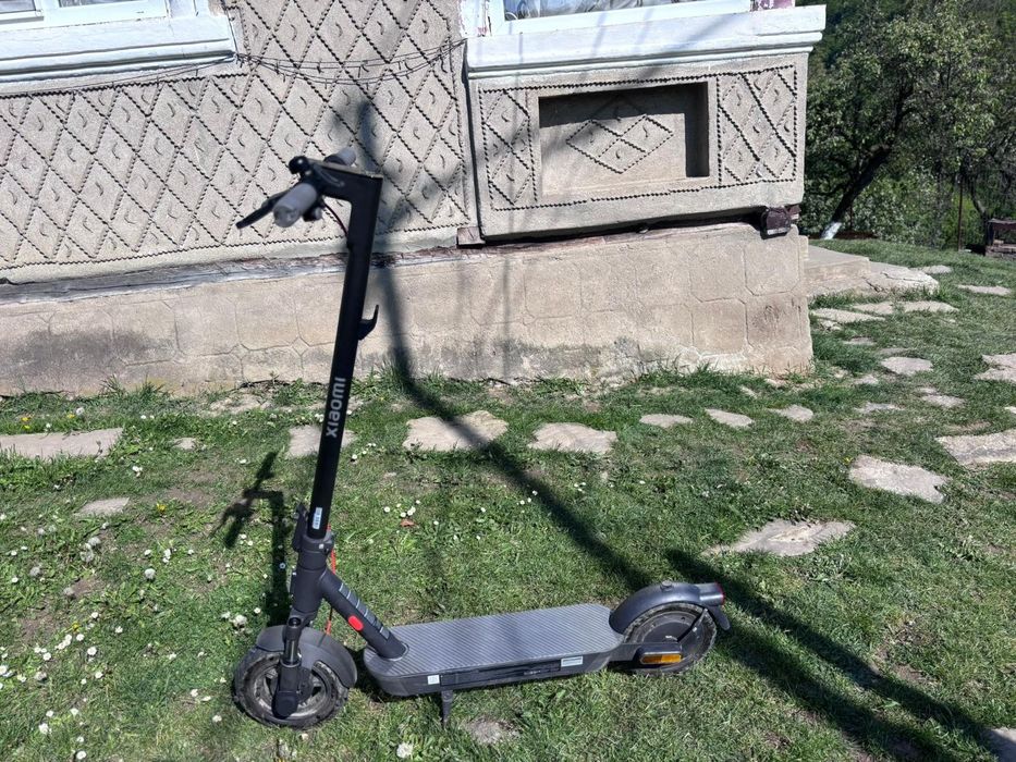 Vând trotineta electrica,