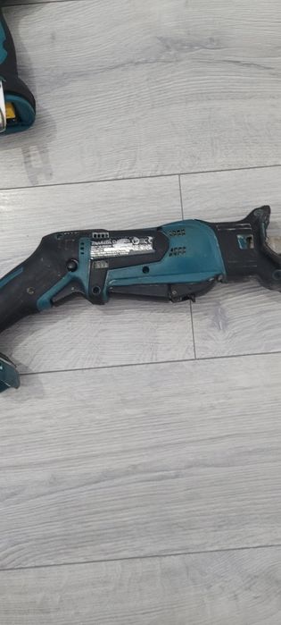 Fierastrau sabie  vulpe makita 18v
