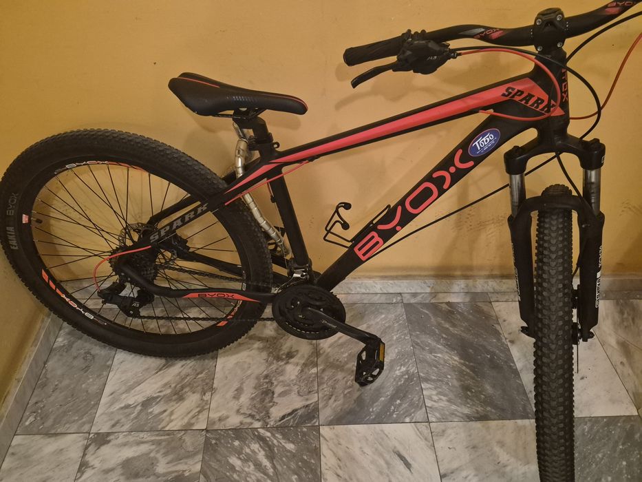 BYOX SPARK black and red не е за изпускане!