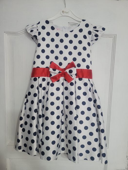 Красивое платье в горох