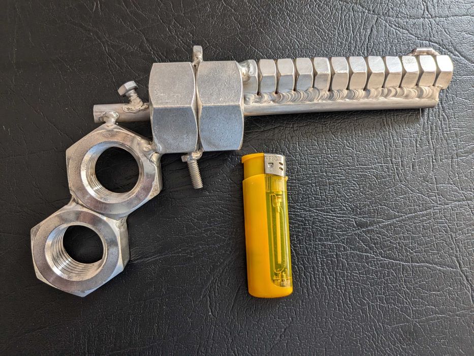 пистолет -еволвер