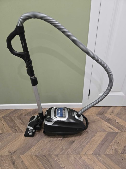 Пылесос Tefal Silence Force. Франция