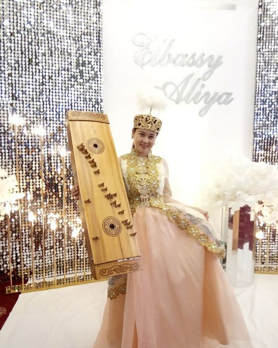 Тамада  домбырамен 35000 тг