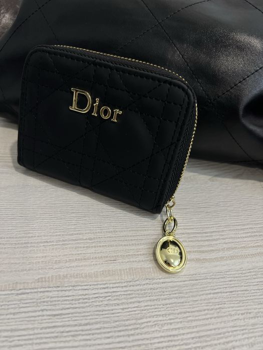 Продам новый кошелек Dior