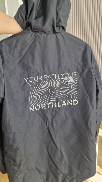 Продам ветровку на мальчика.