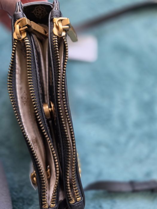 Нова Guess малка оригинална чанта