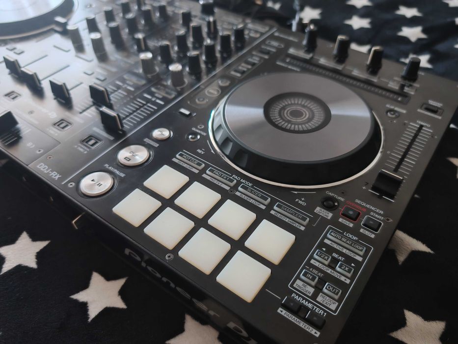 Consola Pioneer DDJ RX stare impecabila