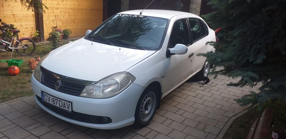 Vand Renault Symbol. An 2009.