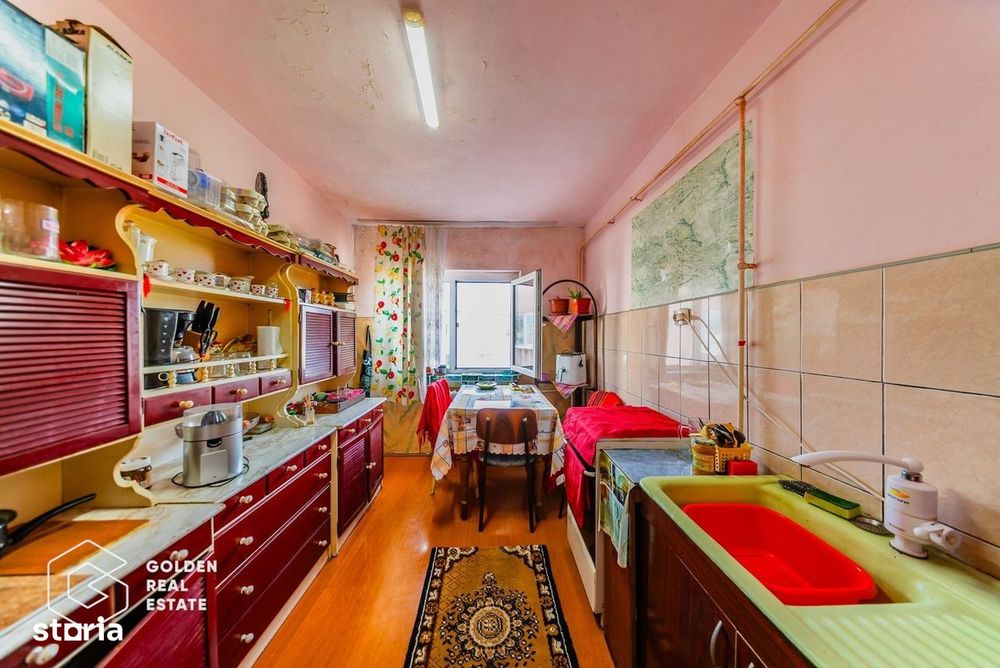 Apartament 4 camere, total decomandat, zona Miorita