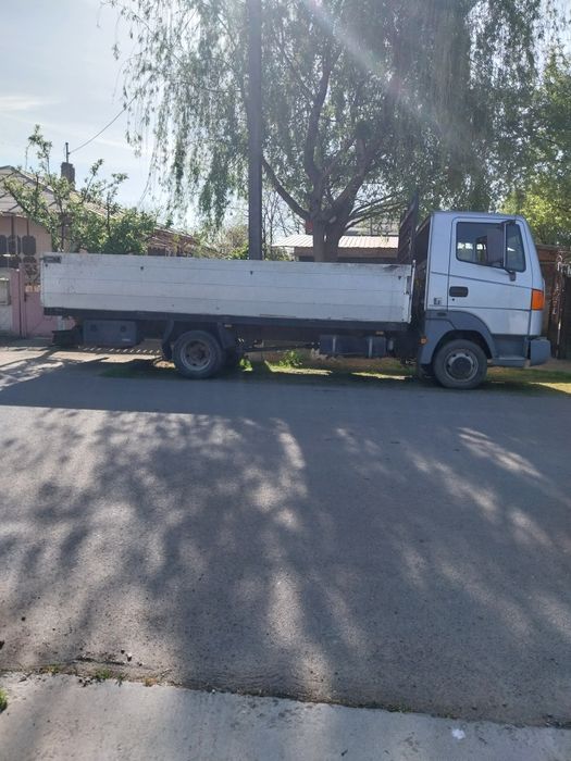 Vând Nissan Atleon