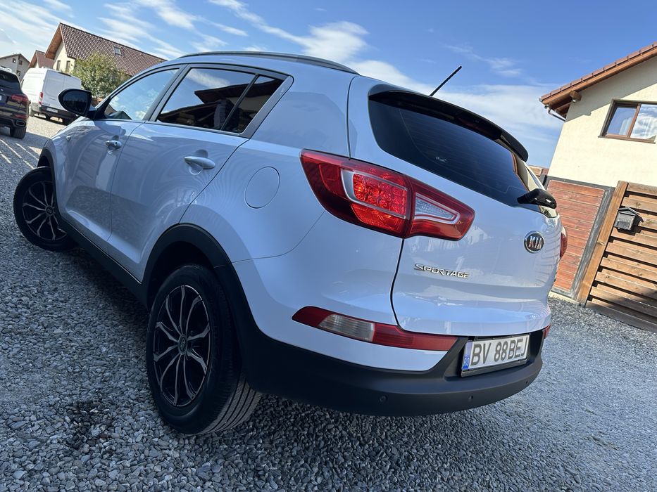 KIA Sportage 2011 — imagine 2