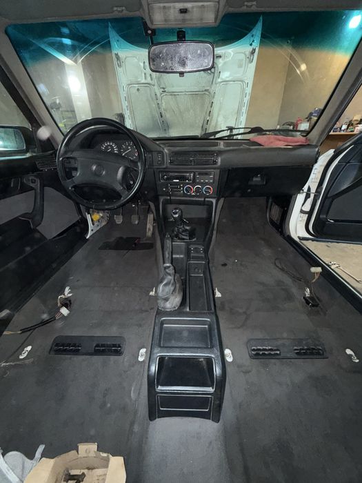 Bmw e34 1993г 2литра