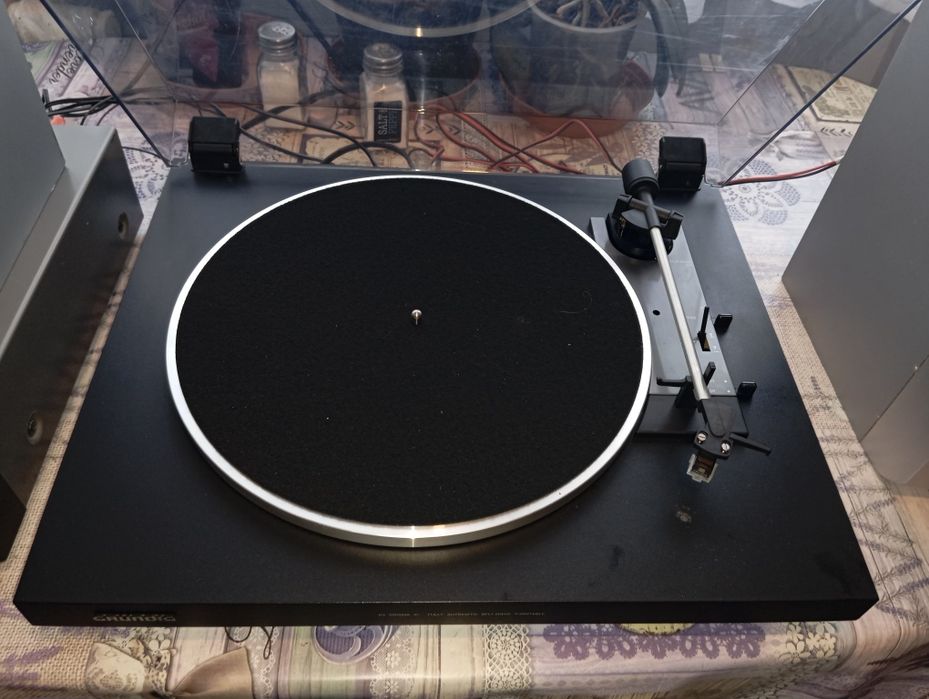 Грамофон Grundig