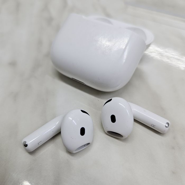 Casti Apple Airpods 4 Zeus Amanet Vitan 2710