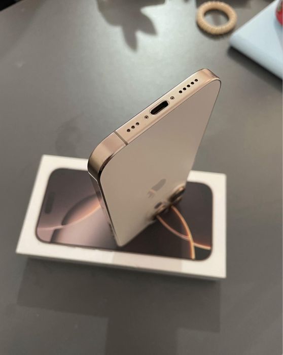 Vand Iphone 16 Pro 128 GB in stare perfecta!