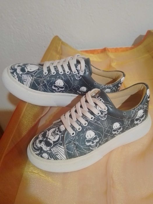 Дамски кецове с черепи