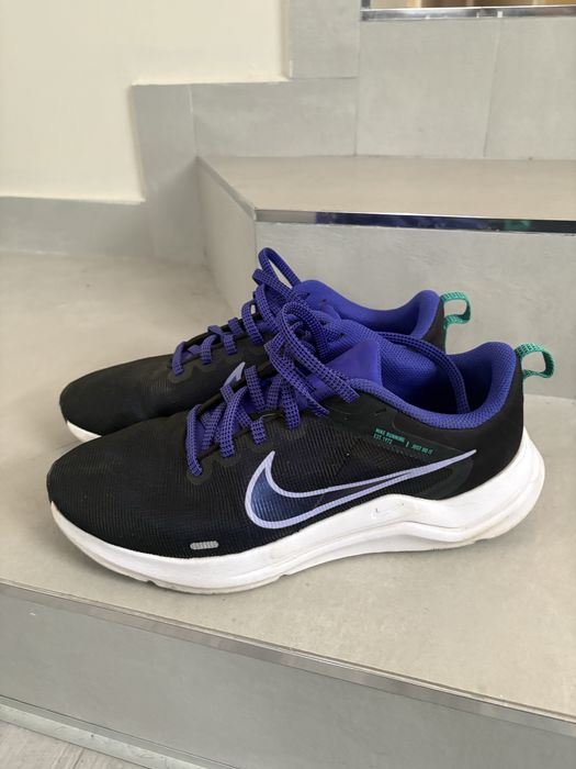 Обувки 40 и 39 като мови , еспадрилите Guess  са нови