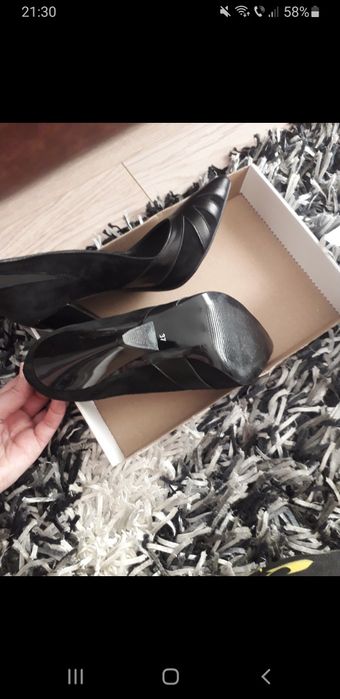 Pantofi stiletto negri de piele naturală,marca PantofiPlus