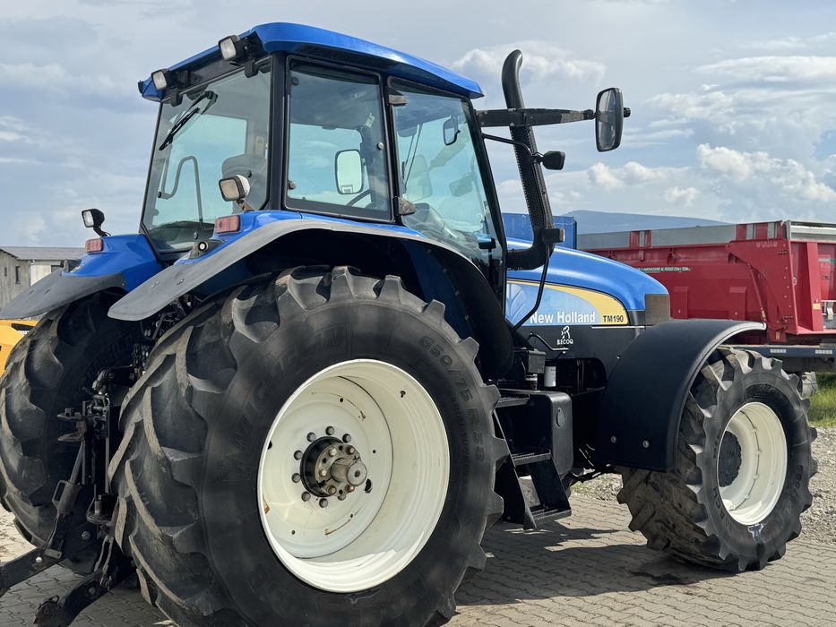 Tractor New Holland TM190