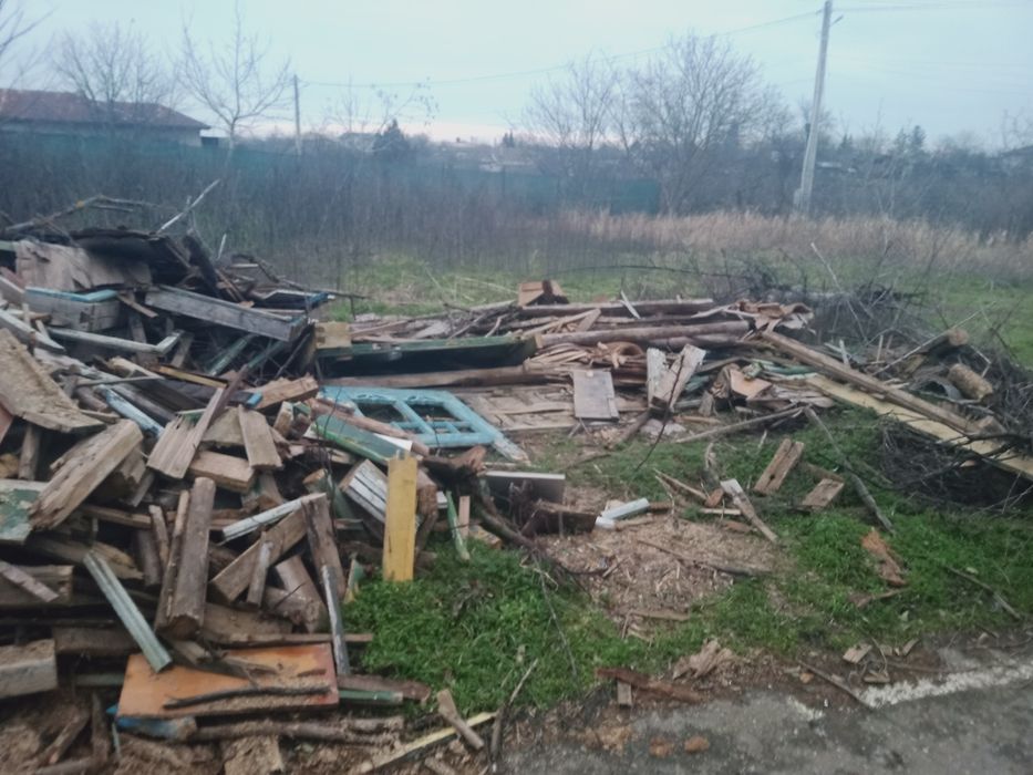 Lemne tăiate uscate pentru foc