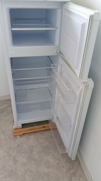 Продам два холодильник