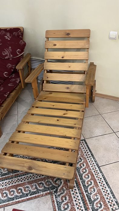 Продам  стулья для гостиной б/у  и шезлонги