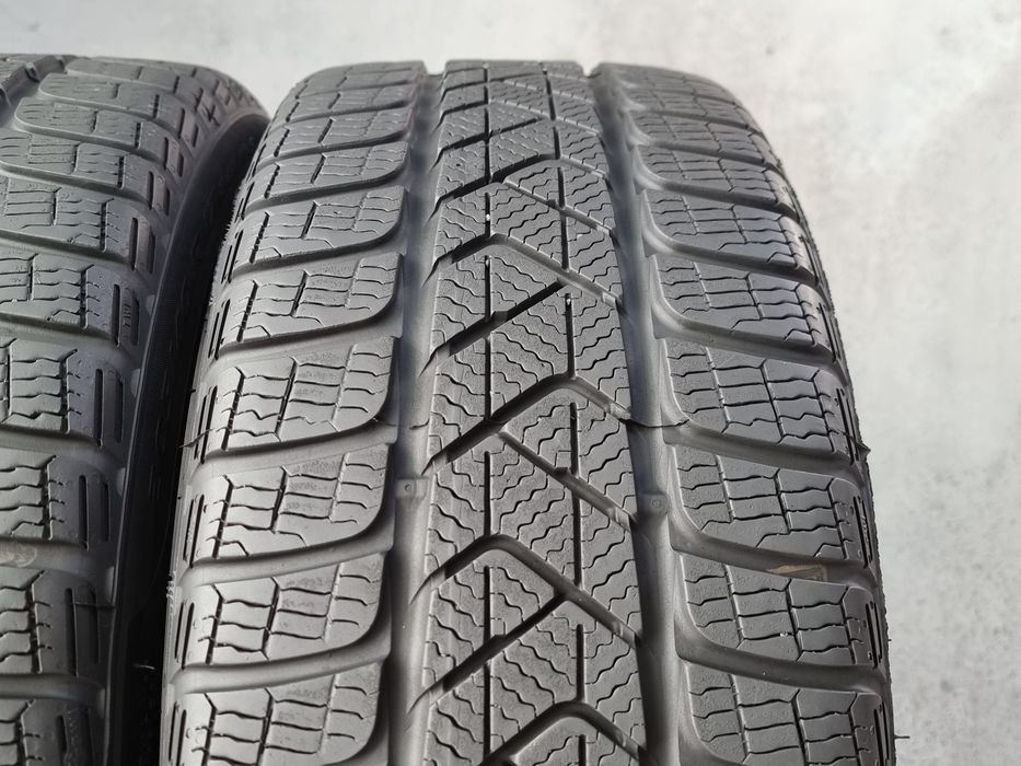 205/40/17 Pirelli 2Броя: 170лв 7мм