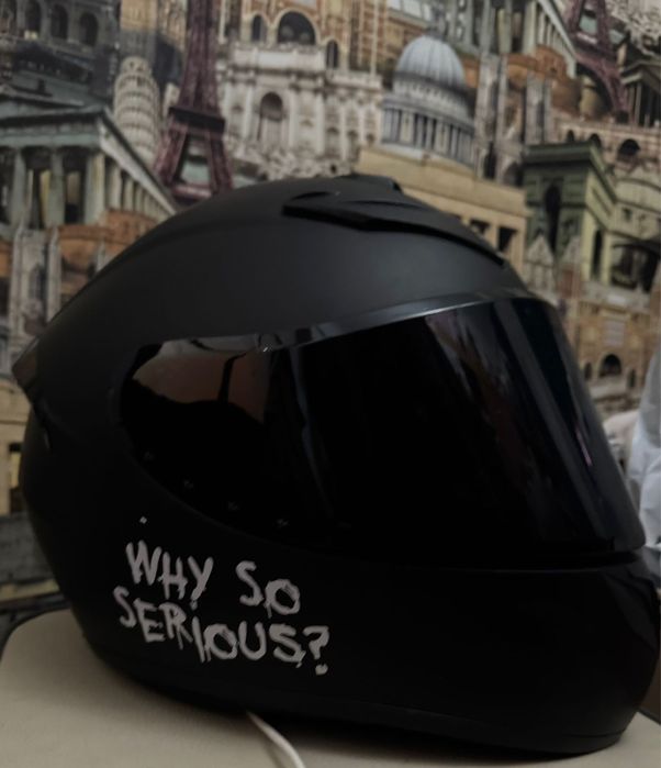 Шлем для мотоцикла. Размер L