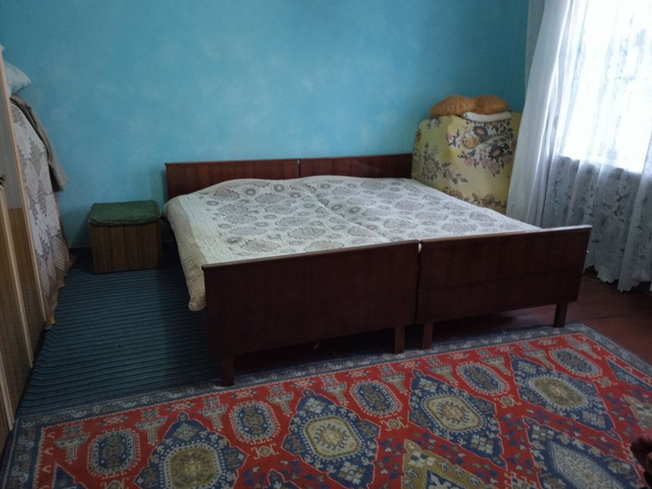 Жилой дом и участок, все коммуникации в доме есть.