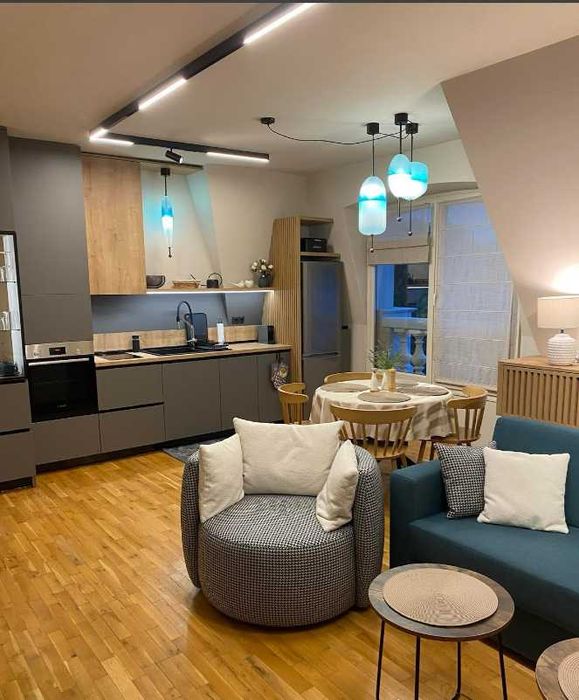 Дава се под наем Двустаен апартамент в к.к. Св.Св. Константин и Елена - 77 кв.м за 1000 € - Снимка #1