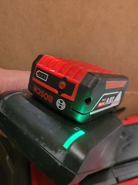Bosch baterie si incarcator