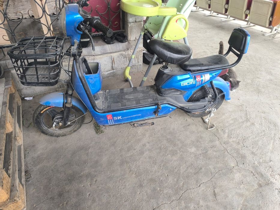 Продам детский мотоцикл и скутер