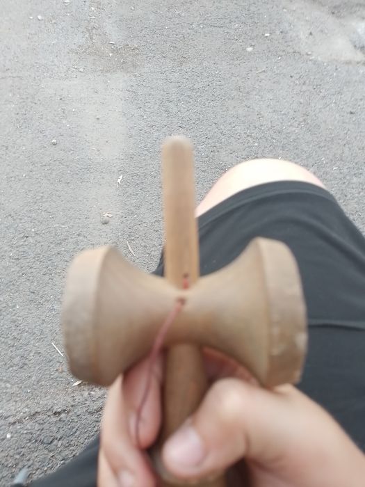 Kendama Europe record plus grip antiskid v2 cupe v2 bevel v3 a avut grip antiskid acum are antiskid v1 mai are grip nu e in stare buna dar este căutat