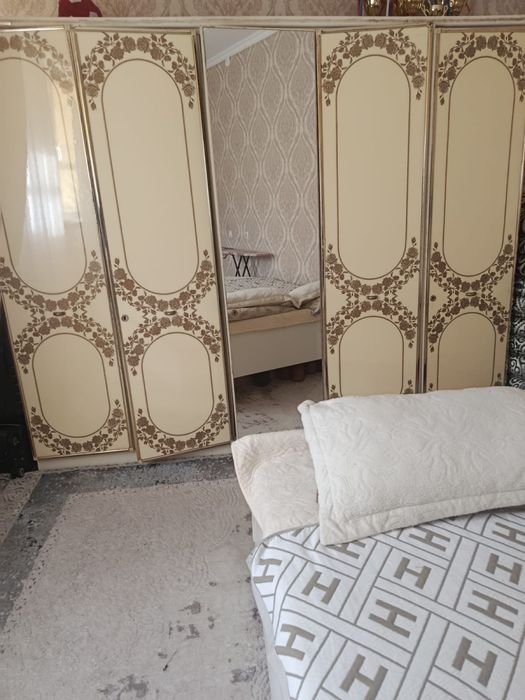 Продам спальный гарнитур